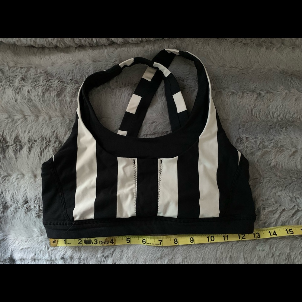 Lululemon Stuff Your Bra - size 6